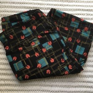 OS LuLaRoe leggings.  Never warn.