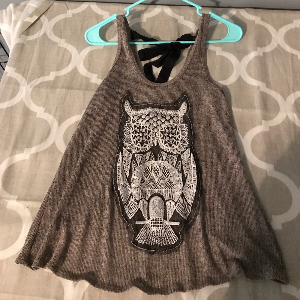 Open back tank with bow