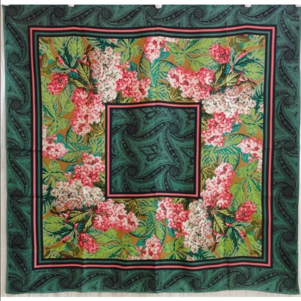 Authenticity Oscar de la Renta Vintage Silk Scarf