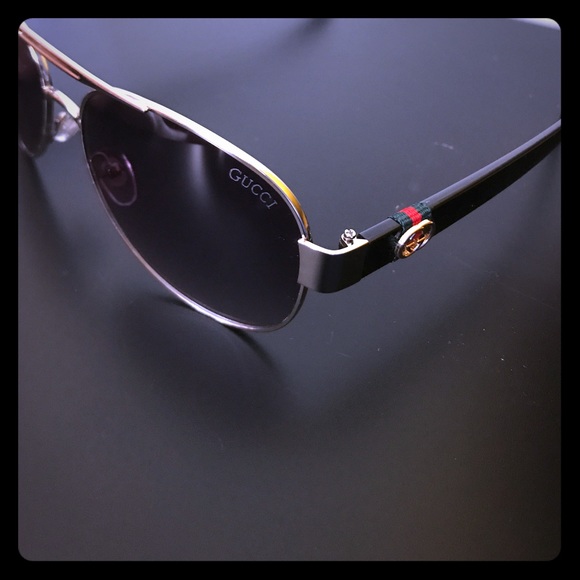I’m selling Gucci glasses they’re new main image 4