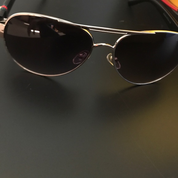 I’m selling Gucci glasses they’re new