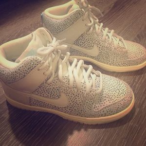 Nike high top speckled sneakers