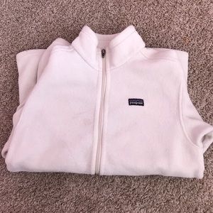 white patagonia jacket ♡