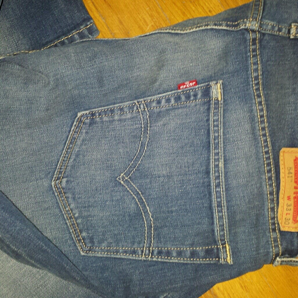 Mens Levi Jeans. No tags but never worn.