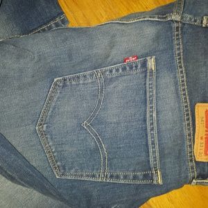 Mens Levi Jeans. No tags but never worn.