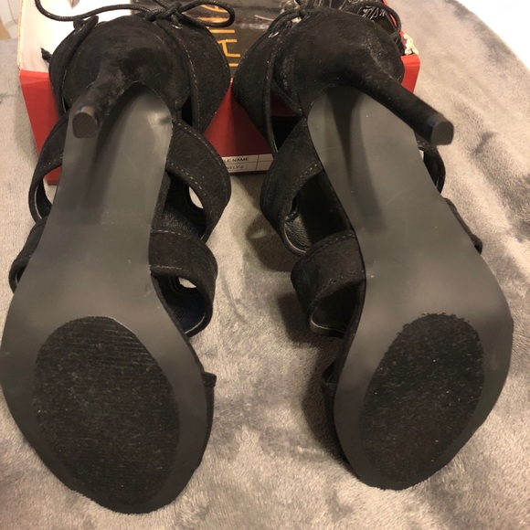 NEVERWORN. Black heels. - Picture 4 of 4