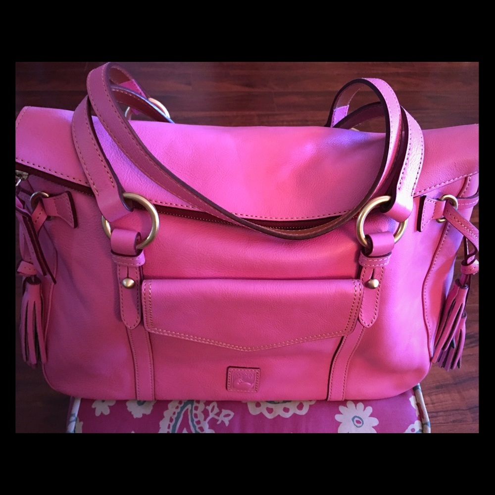 Dooney & Bourke Smith Bag