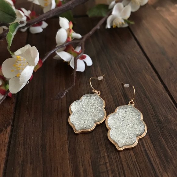 HALF OFF!▫️HP▫️Gold Geo Earrings - Picture 3 of 5