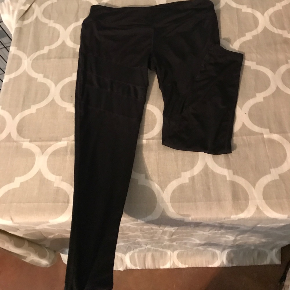 Mesh through leggings