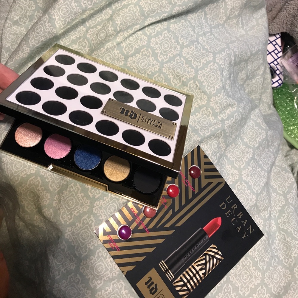 Brand new urban decay Gwen Stefani palette