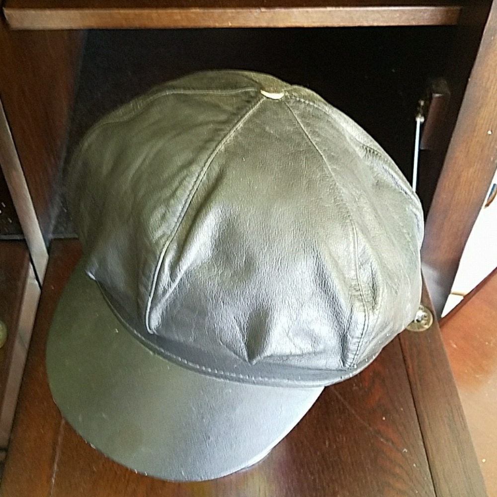 Harley Davidson leather cap size large
