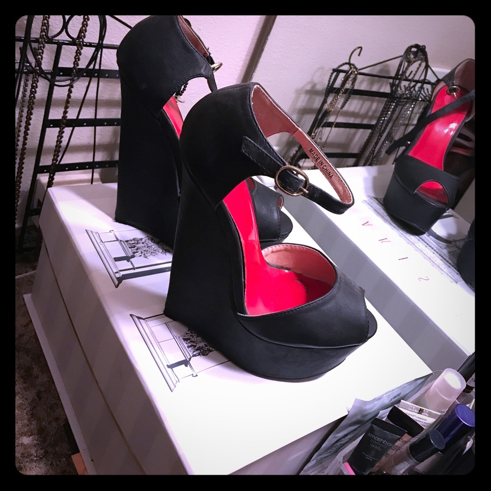 SALE **** Bebe black wedges