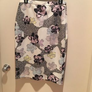 Floral Pencil skirt - size M