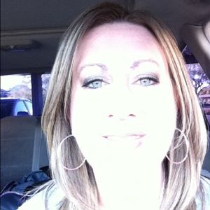 Meet your Posher, Leslie