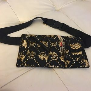 Harajuku lovers fanny pack !