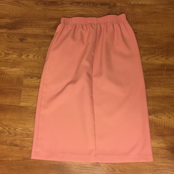 Pink Bend Over Pencil Skirt- Size 10 - Picture 4 of 5