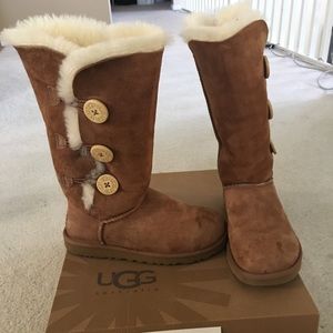 Bailey button triplet ugg boots