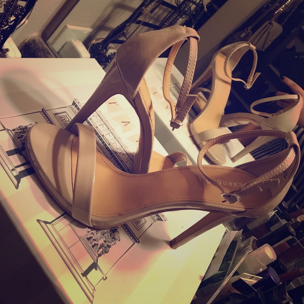 Express strap sandals