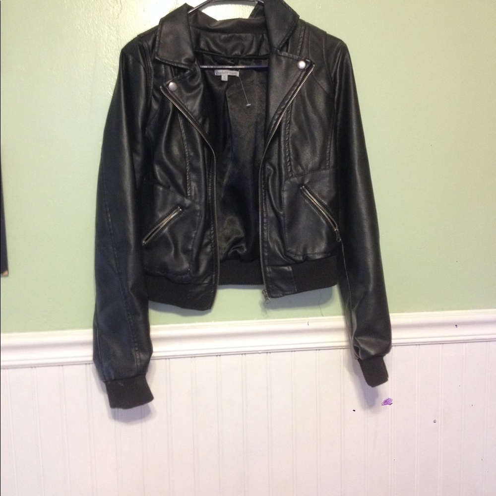 Super cute leather jacket