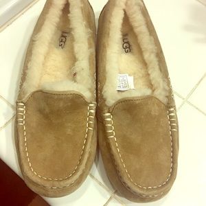 Uggs Slippers size 6