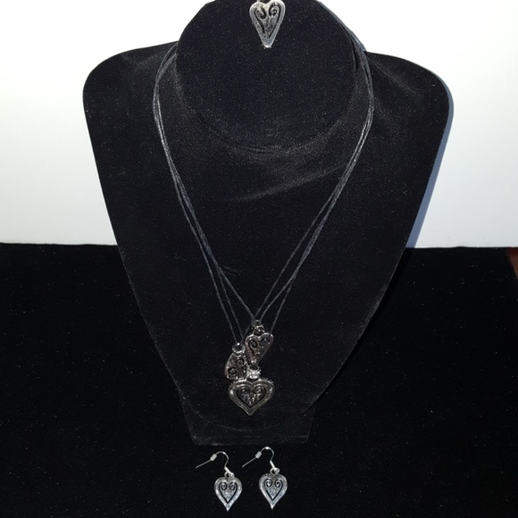 Silver and leatherette necklace and earring set - Picture 1 of 1