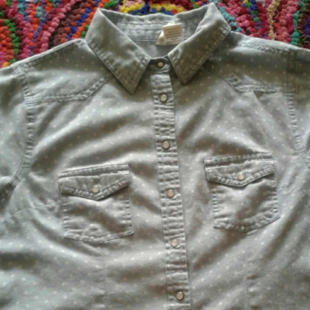 Passport Poka dot button up