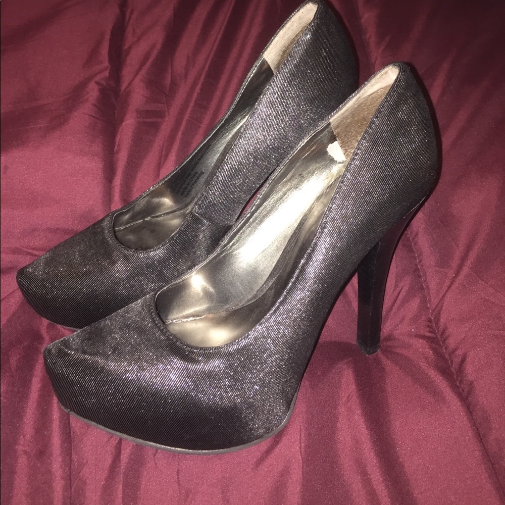 Shimmery Black heels