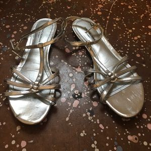 Issac Mizrahi silver flat dress sandals