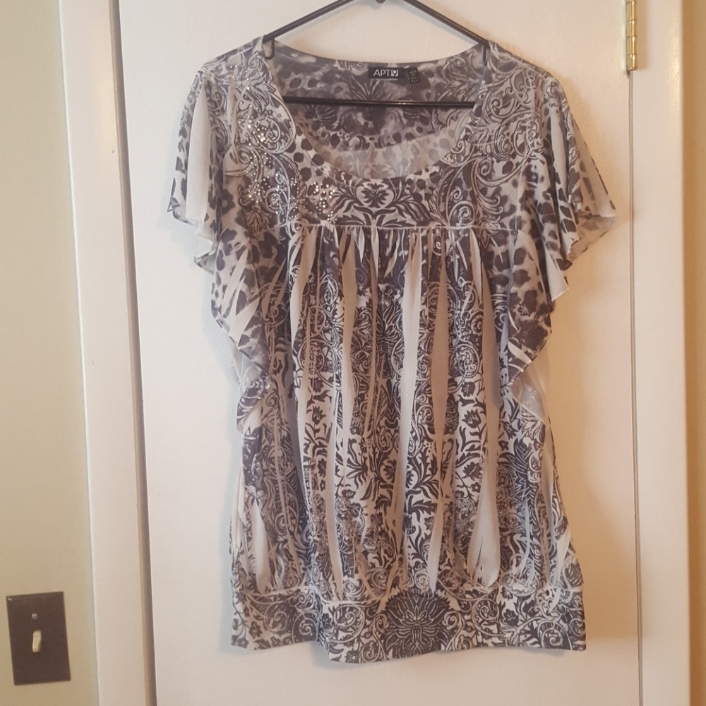 Adorable abstract top