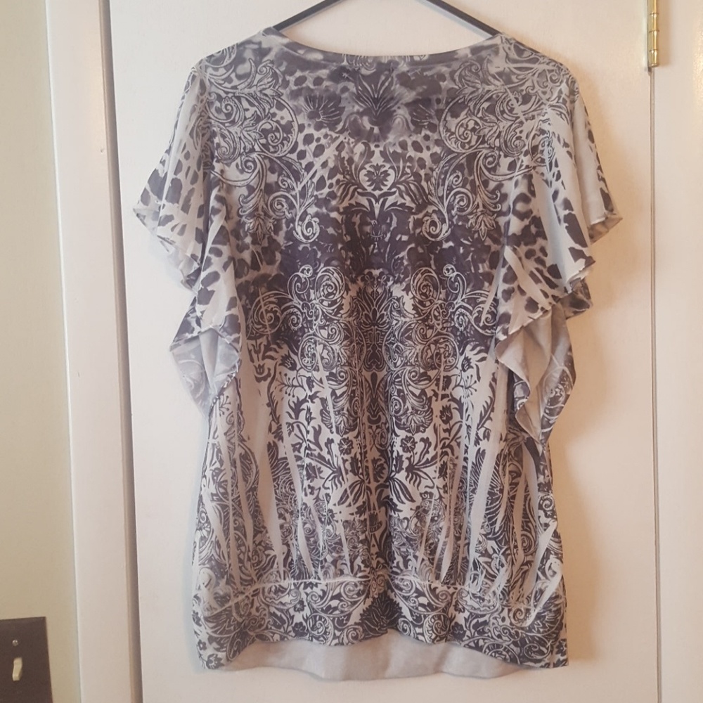 Adorable abstract top - Picture 2 of 6