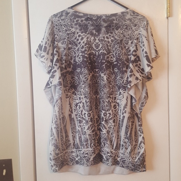 Adorable abstract top - Picture 2 of 6