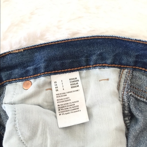 SALE American Eagle High-Rise Medium Wash - Picture 5 of 5