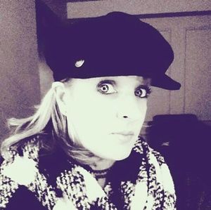 Meet your Posher, Amy