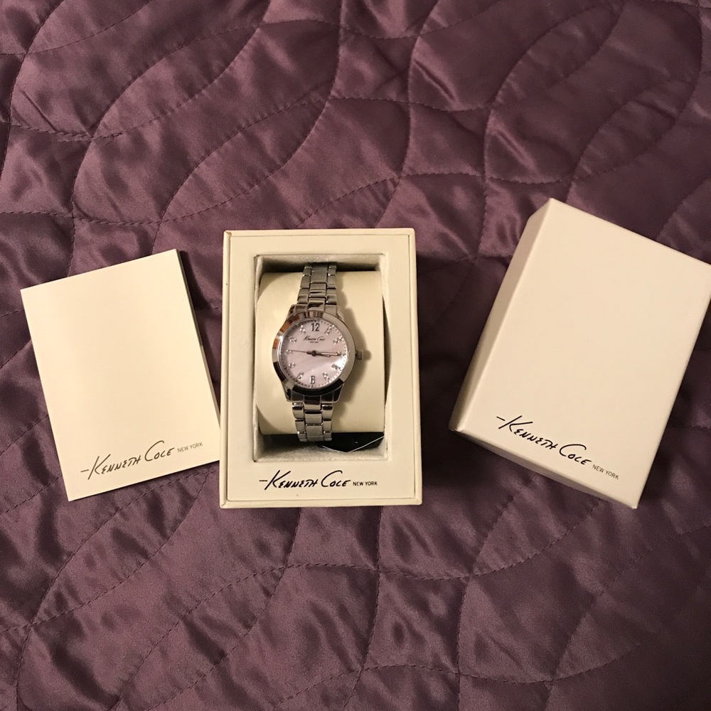 BRAND NEW KENNETH COLE