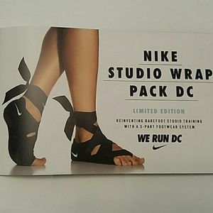 Nike Studio Wrap pack