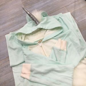 🦄 RARE Hollister Unicorn onesie 🦄 🦄 RARE Hollister Unicorn onesie 🦄