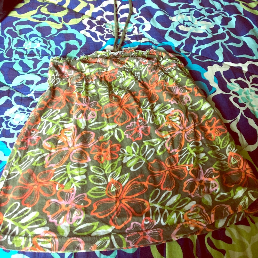 Green sleeves top (ties at the top) For girls 💚