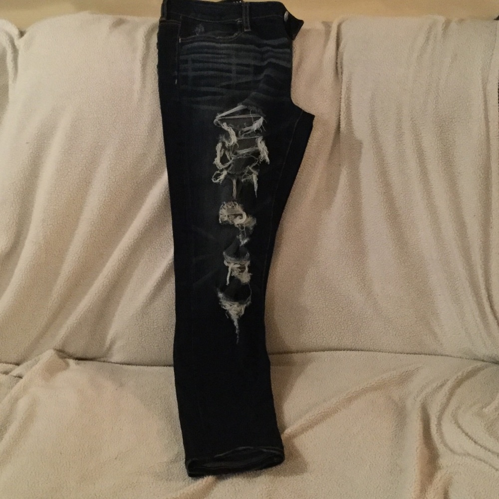 Gently used super destroyed AE jegging