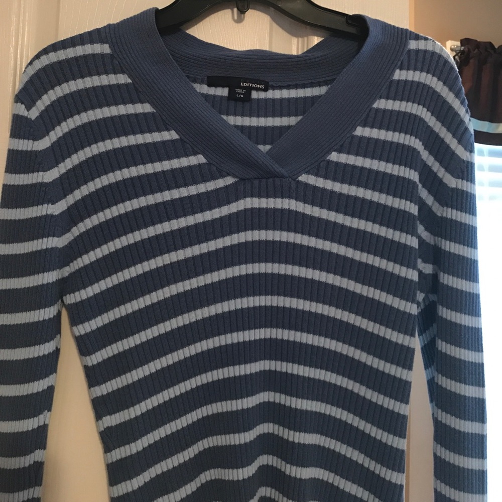 Blue/Gray shirt