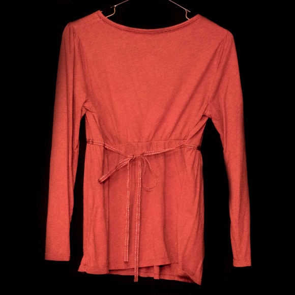 Quarter Sleeve Red Blouse with tie - Picture 3 of 5