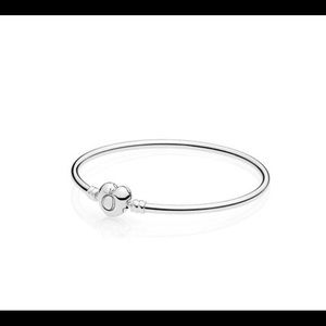 Pandora Moments Silver Bangle Bracelet Heart Clasp