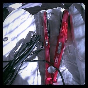 Conair steam straightener Conair steam straightener