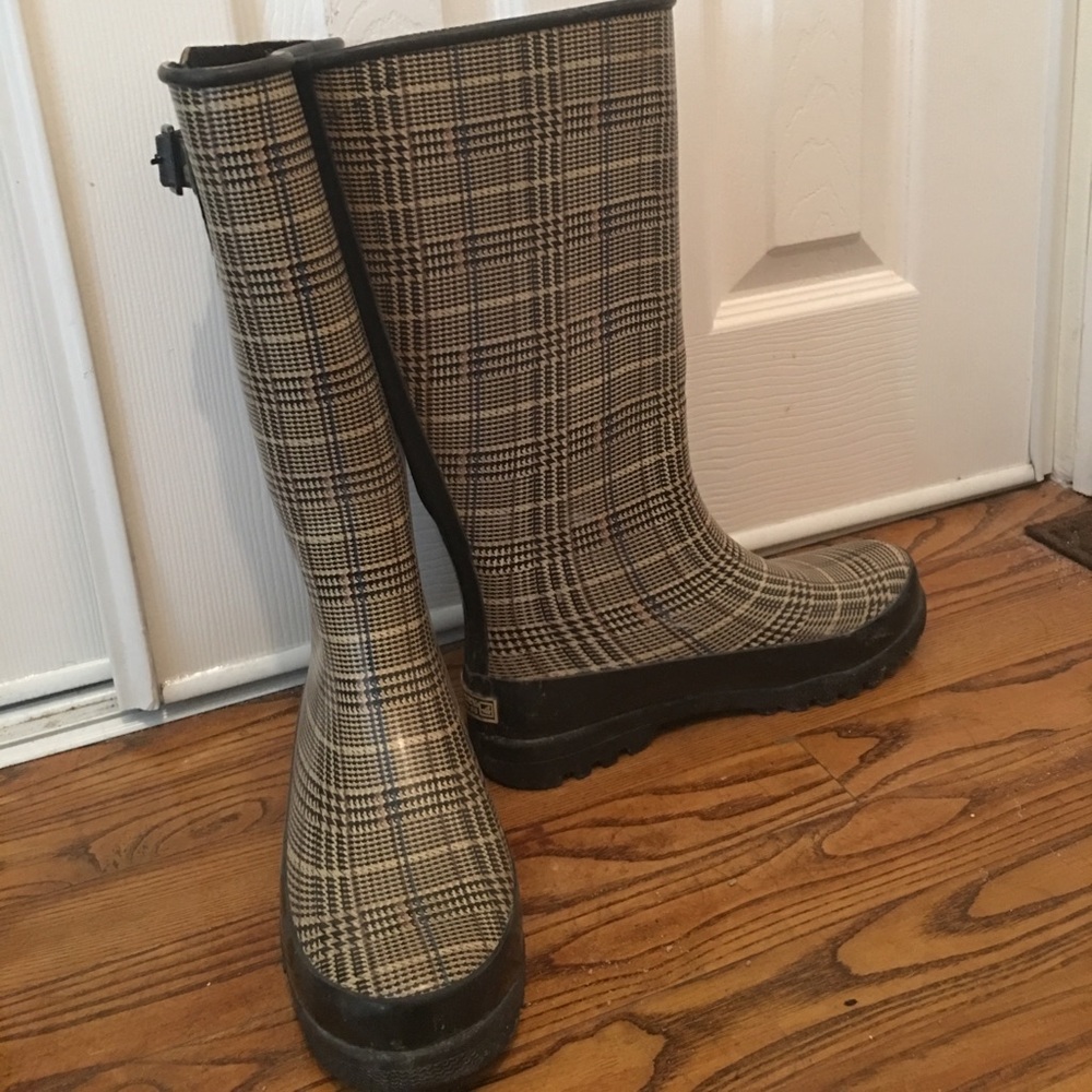Sperry rain boots