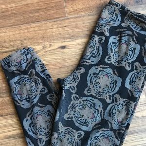 Lularoe OS lion 🦁 leggings