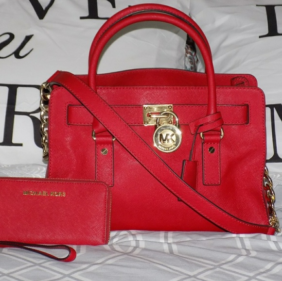Sold Authentic Red Michael Kors Hamilton& wristlet - Picture 1 of 5