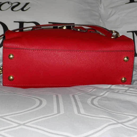 Sold Authentic Red Michael Kors Hamilton& wristlet - Picture 3 of 5
