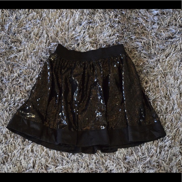 Black sequin skirt - Picture 2 of 2