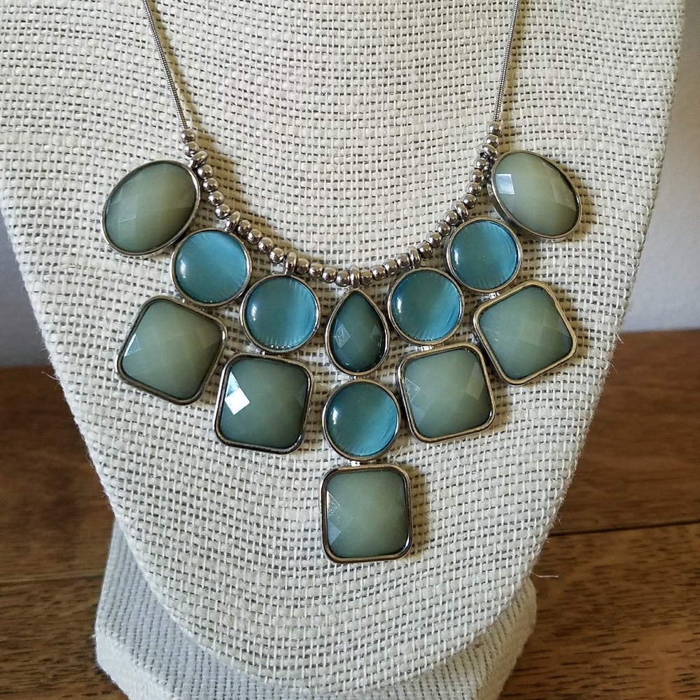 Statement necklace