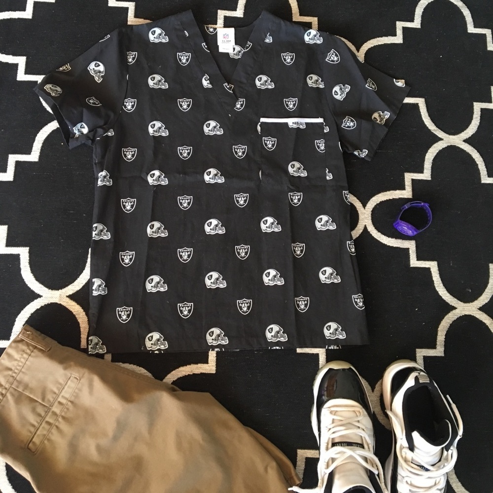 Raiders Adult Small Scrub