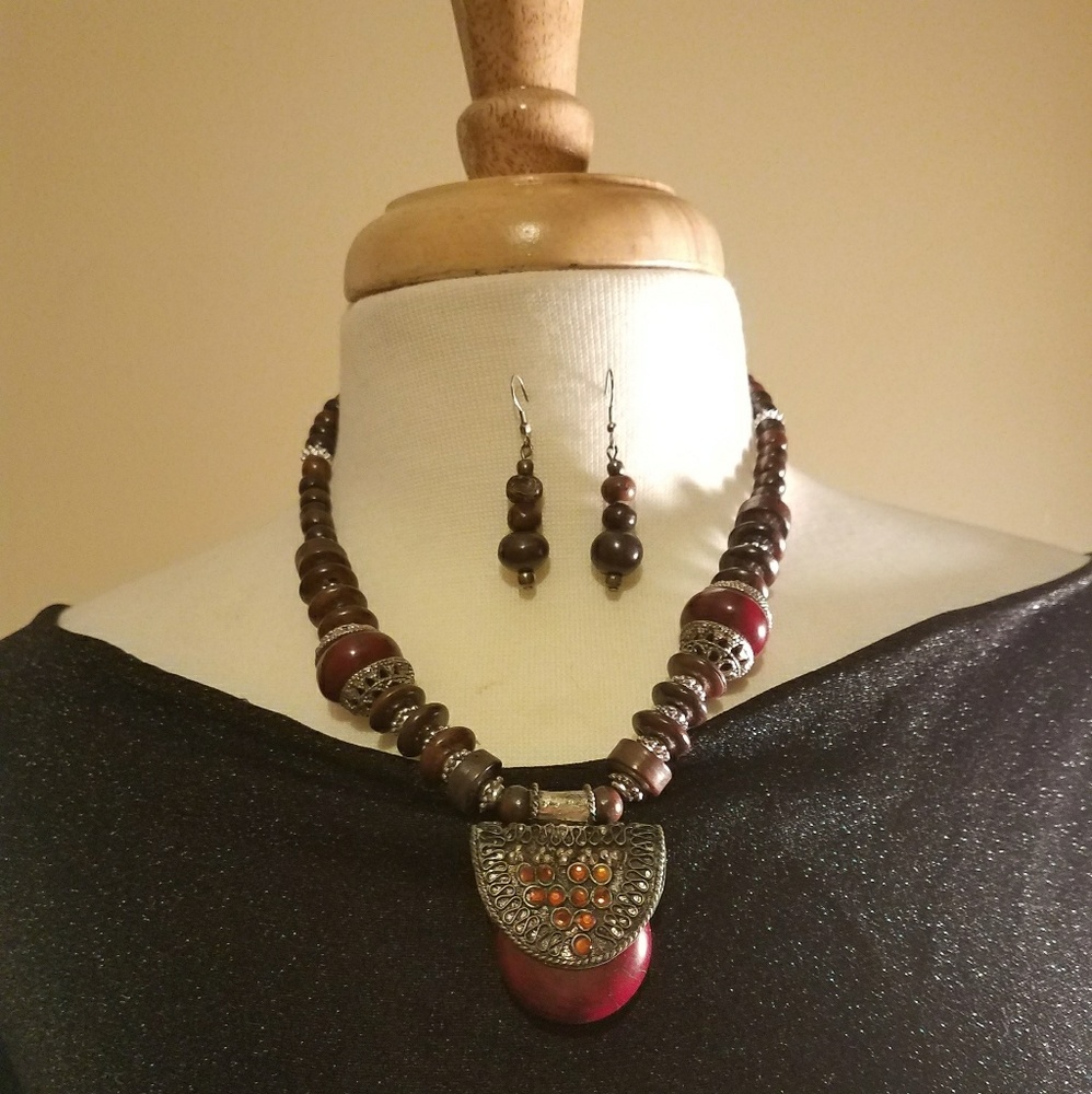 Beautiful Necklace Set